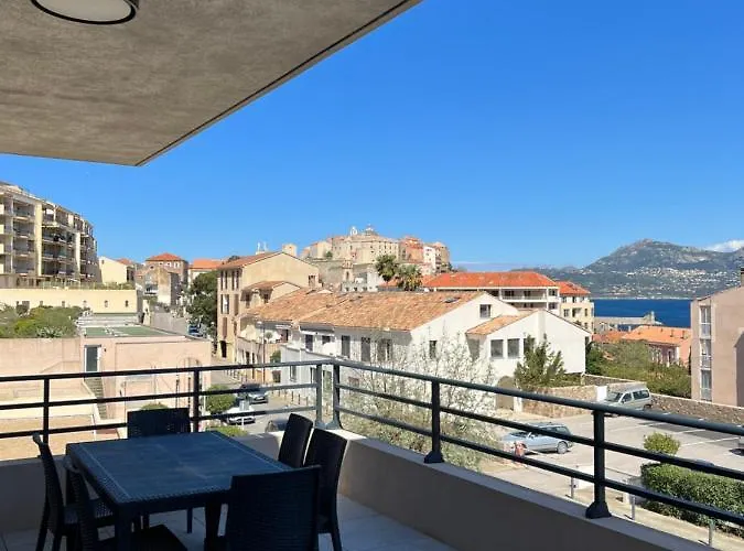 Aparthotel Casa Olmia Calvi (Corsica)
