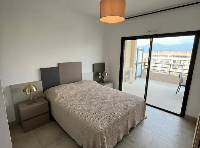 Aparthotel Casa Olmia Calvi (Corsica)